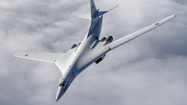 Оскорбивший белых лебедей Ту-160 американец получил ответ Минобороны России