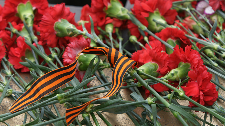 К русскому танку вновь несут цветы: Почему провалилась акция ненависти в Финляндии