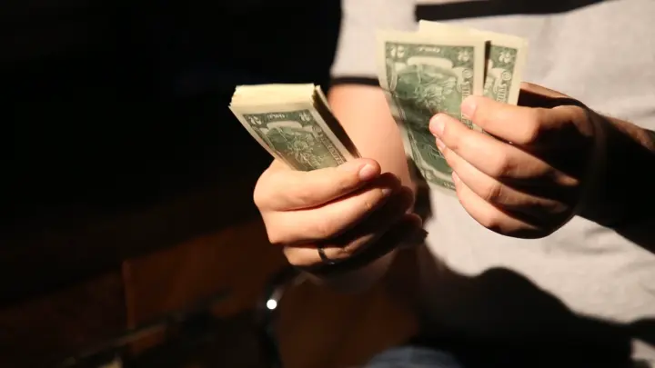 Бизнесмен из США наградил сотрудников многомиллионными премиями