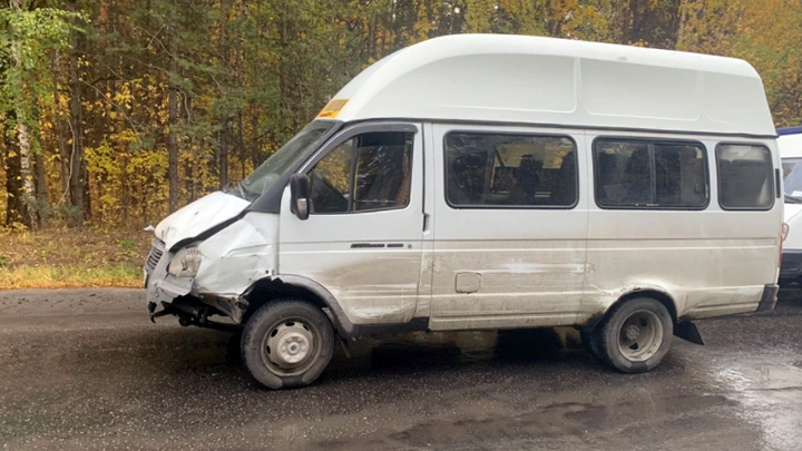 Маршрутка с пассажирами попала в ДТП в Миассе, пострадали пять человек