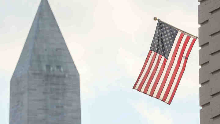 Госдеп США запустил вывоз семей американцев из России