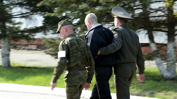 В Ростове-на-Дону вооружённый военный сбежал из госпиталя - источник