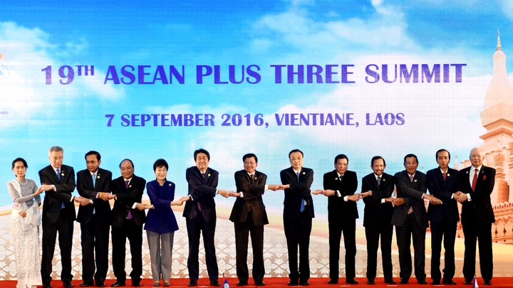 Всегда поддерживали друг друга Министр инвестиций Лаоса рассказал о сотрудничестве с Россией