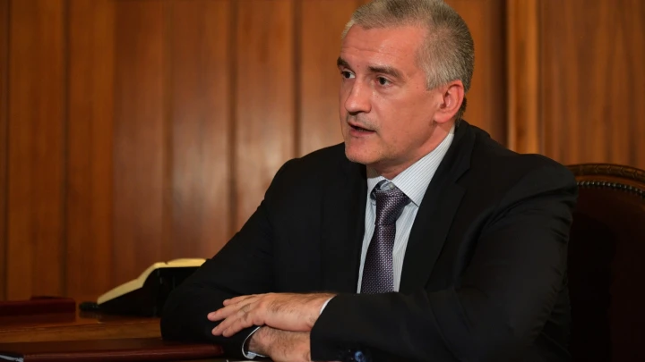 Глава Крыма Аксёнов: ЧП с выбросами мазута продолжится, если не поднять танкеры