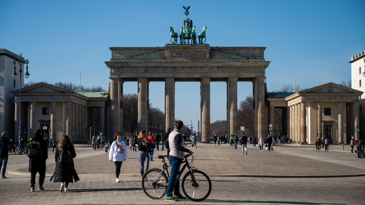 За красоту - 422 евро: Немец придумал, как заработать на эпидемии