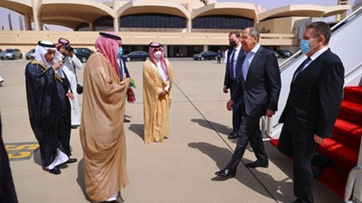 В ФРГ нашли отличия между приёмом  Путина и Байдена в Саудовской Аравии