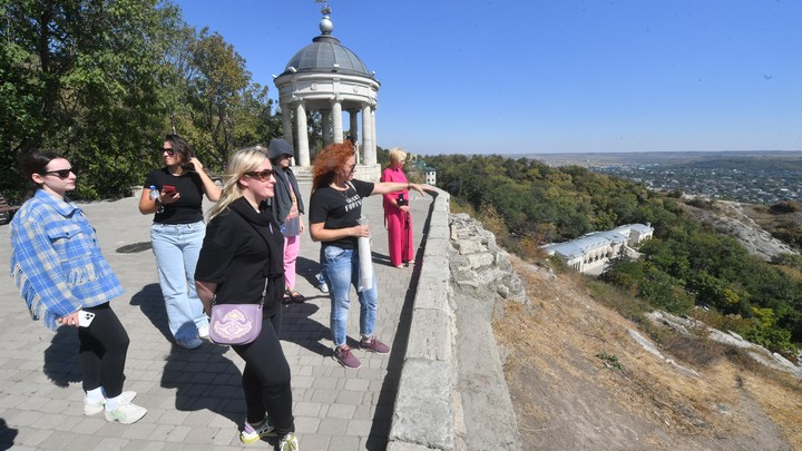 Бронирование по СМС: Снять номер и купить билеты теперь удобнее