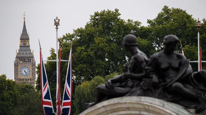 Лондон начал вербовку предателей в России. Метят в кабинеты власти