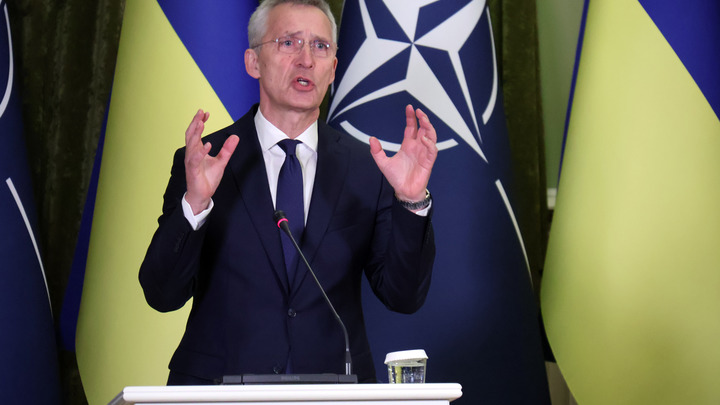 Куда подвинут пешки НАТО? Эксперт указал на скрытый смысл приезда Столтенберга в Киев