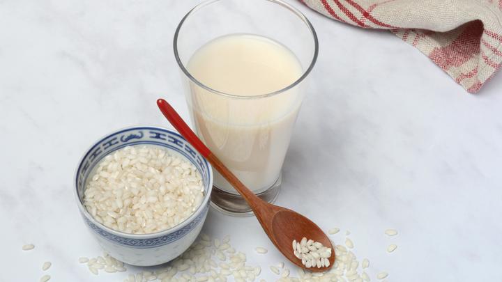 Диетолог из Индии заявила о пользе белого риса для полных: Много важных веществ