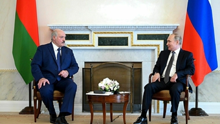 Александр Лукашенко поздравил Владимира Путина с 69-летием