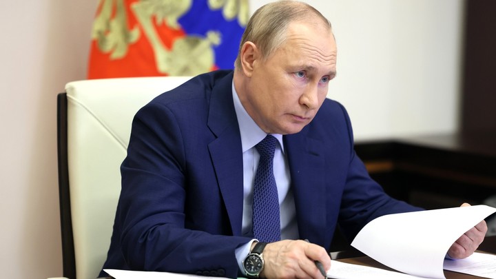 “Щёлкаем как орехи”: Владимир Путин прокомментировал решение США направить Киеву новые вооружения