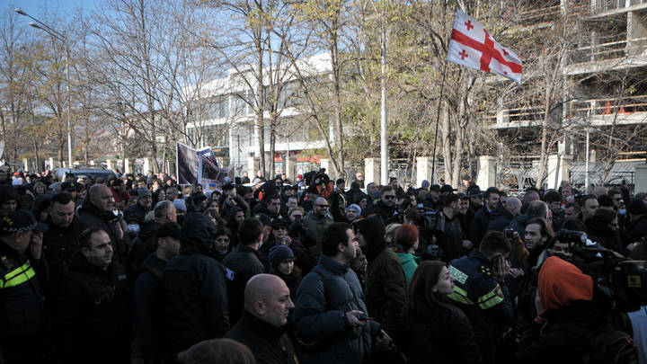 Испуганные патриоты начали играть за Россию? Михайлов объяснил феномен