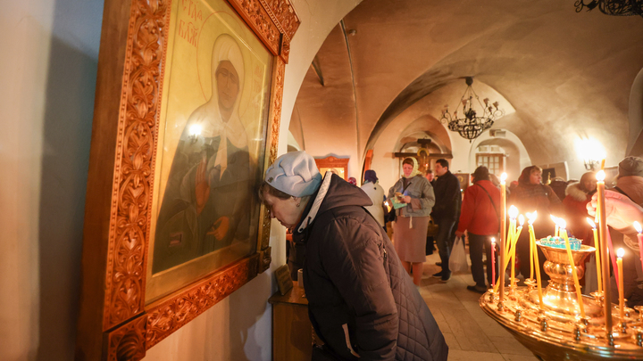 Священник пояснил, можно ли просить помощи у усопших