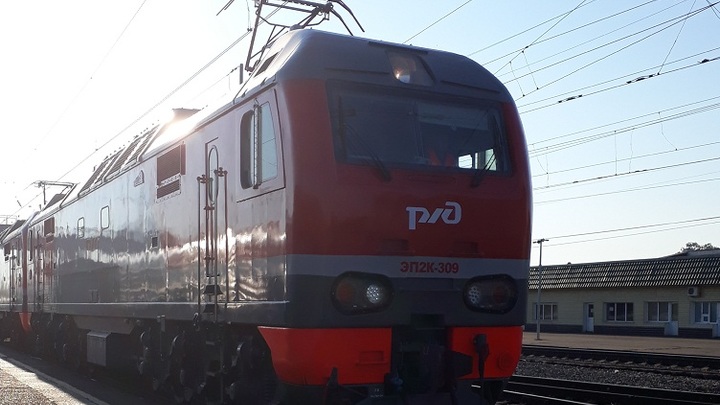 В Ростовской области мужчина выжил, после того, как его сбил поезд