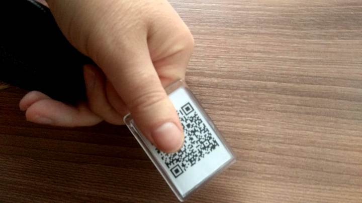 QR-код при входе на родительское собрание в школе возмутил кемеровчан