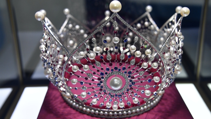 Не подходите!: Украинки пугали моделей из России жестокими видео