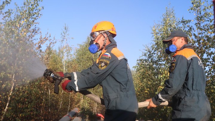 Жители Кузьмияра начали возвращаться в свои дома после пожара