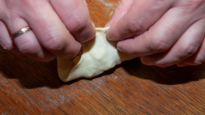 В Узбекистане невестка убила свекровь и мужа, а потом угостила соседей мантами