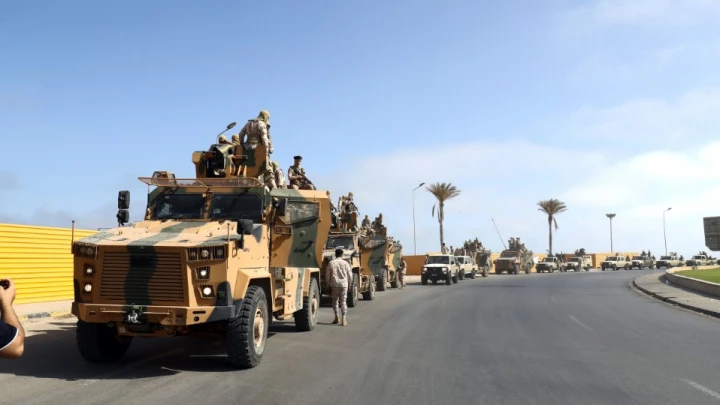Обострение в Ливии: Колонны военных движутся на запад, к Триполи