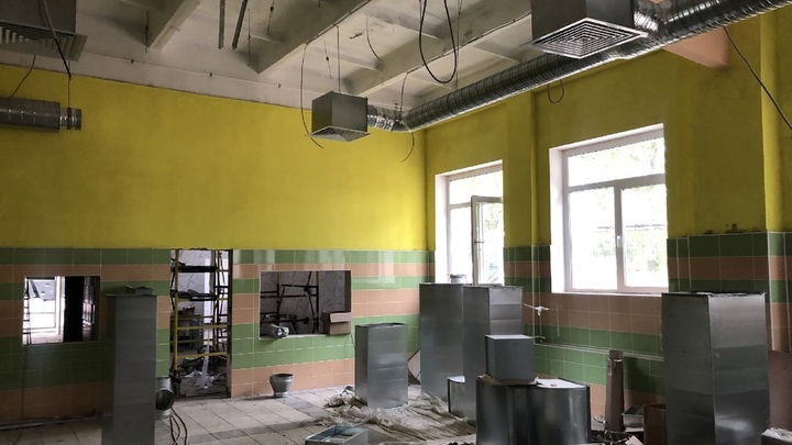 Увольнения оказалось мало: чиновники написали донос на директора Лукашевской школы-руины