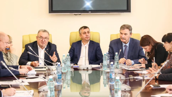 Депутаты Заксобрания раскритиковали Новосибирск за опасные дороги