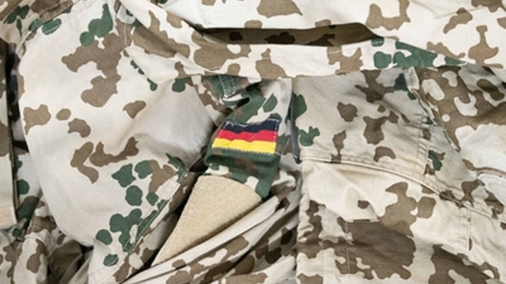 Позор бундесвера: Солдаты Германии вынуждены сами покупать себе обмундирование - NTV