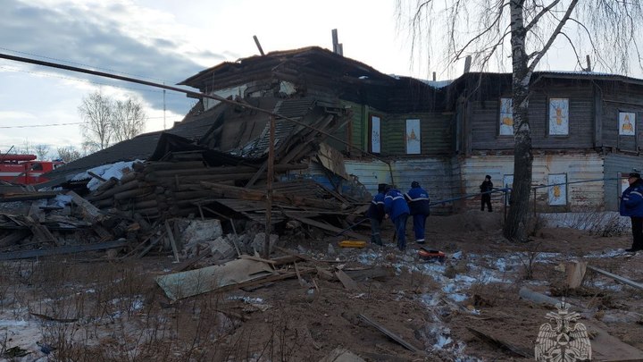 В Лукоянове рванул газ в ломбарде: спасатели достали из-под завала человека