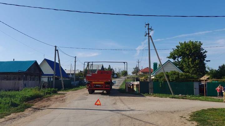 В Самарской области мотоцикл врезался в КАМАЗ. Погиб 15-летний мальчик
