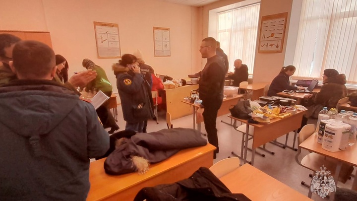В Новосибирске жильцам разрушенной пятиэтажки разрешили забрать вещи