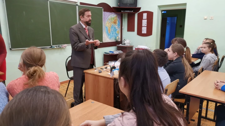 День учителя: поздравления в прозе и стихах