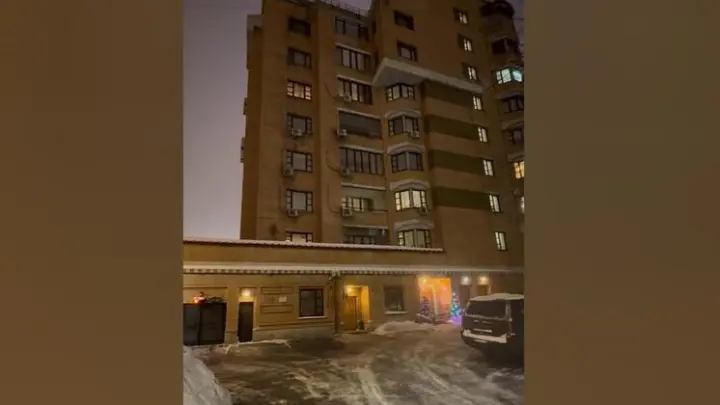 Активность наблюдается у дома Долиной: почему Лурье пока не въехала в квартиру