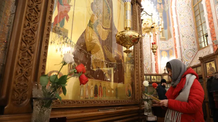 Традиции Крещения: почему купаются в проруби и что говорят священники