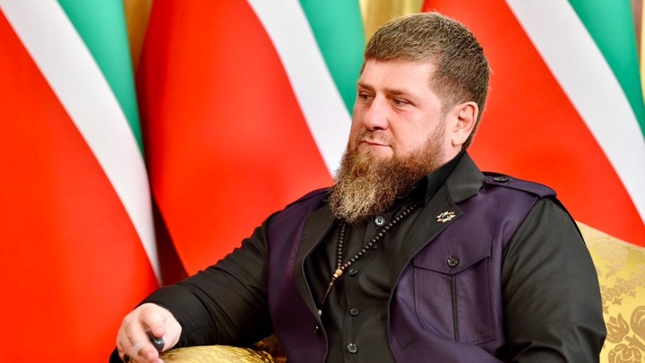 Собаки лают, караван идёт: Кадыров продемонстрировал, что может сделать с внедорожником