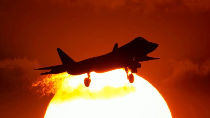 Эксперт оценил новый Су-75 Checkmate: Американский F-35 ему в подмётки не годится