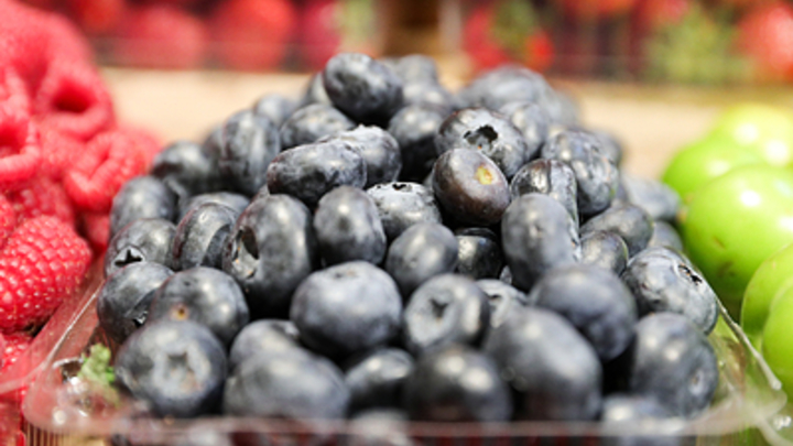 Учёные нашли ягоду, которую обязательно нужно употреблять пожилым людям