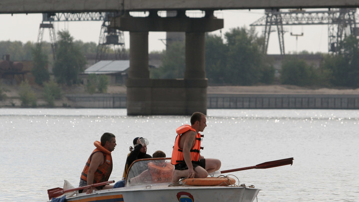 Опять Юго-Западный карьер: Спасатели успели достать из воды тонущую девочку