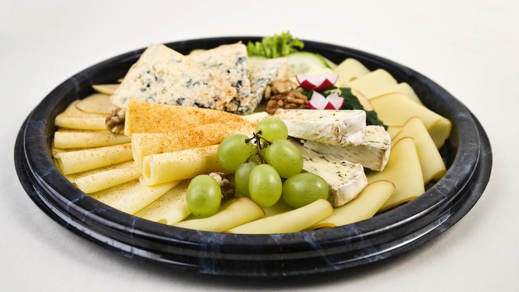 Разные сыра. Сыр. Диетические сыры. Сыр пармезан литва. Сыр диетолог.