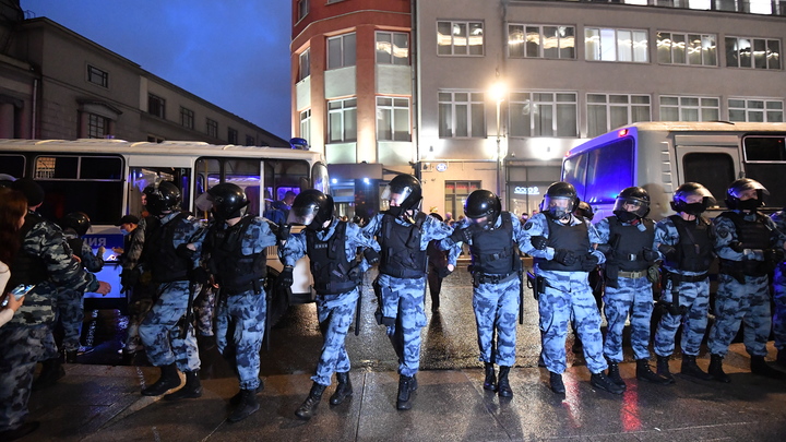 Не пожалели даже старика: Очевидцы о массовых драках армян и азербайджанцев в Москве