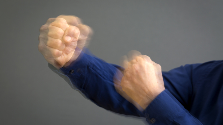 Он дедушку убил!: Депутаты устроили массовую драку с охраной