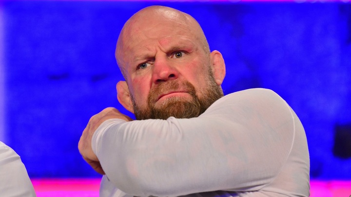 Монсон объявил о планах сдать паспорт США: 100%