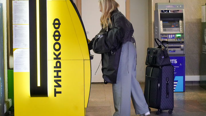 Тиньков не успокаивается: Бизнесмен заявил об отзыве своего бренда из банка