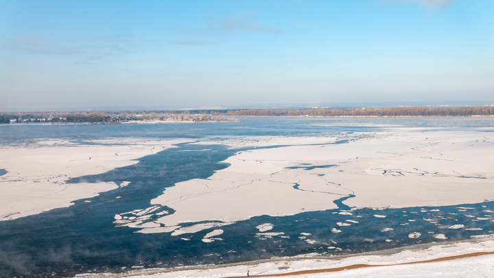 Водитель грузовика, провалившегося под лед в Башкирии, погиб