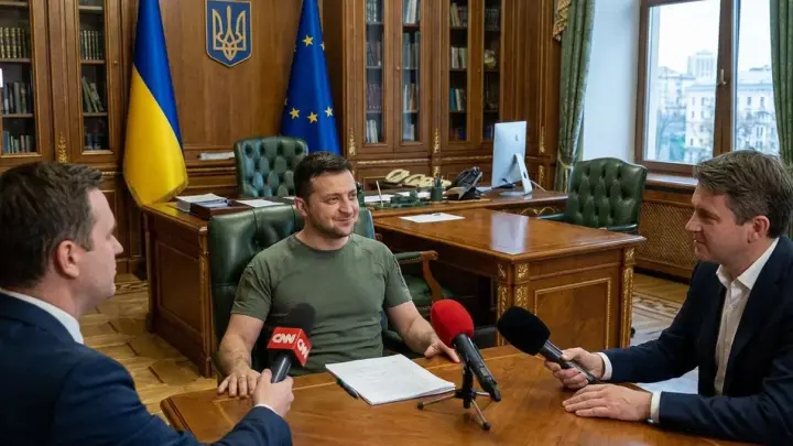 Зеленский помечтал о ежедневных запусках 600 дронов и ракет по России