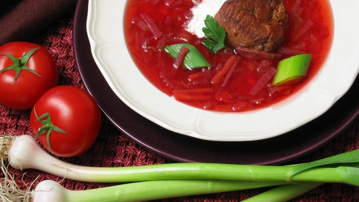 Должны быть на любом столе: Врач назвал три дешёвых продукта для сохранения молодости