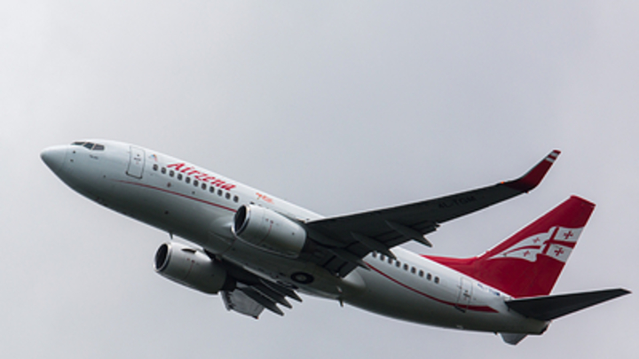 Первый рейс Georgian Airways в Россию обернулся громким бойкотом президента