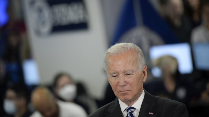 Совет Байдена о прививках вызвал удивление в России