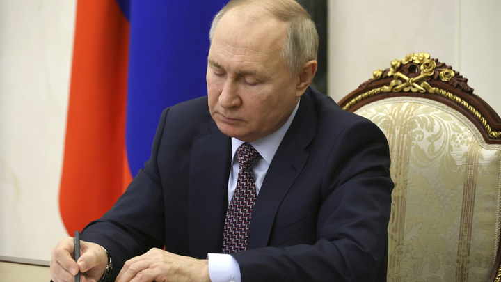 Путин был напряжён: The New York Times снова пытается подглядывать в замочную скважину