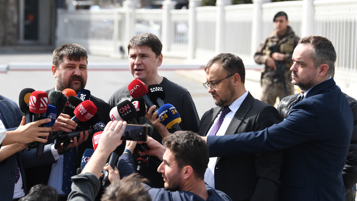 Подоляк обвинил Запад в утрате Киевом ядерного оружия