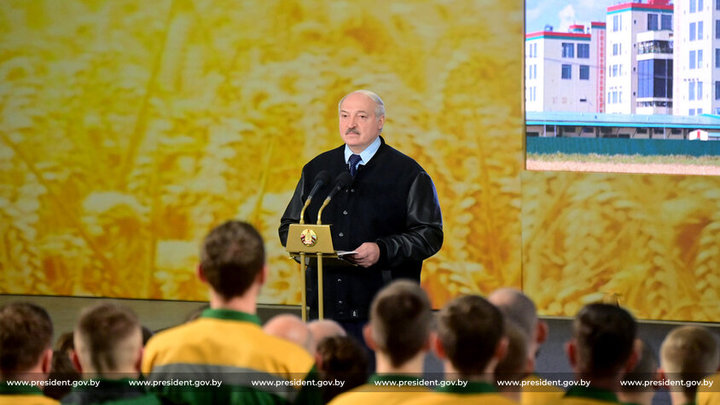 Прилепин о политике Лукашенко: Можно не продать всё Западу